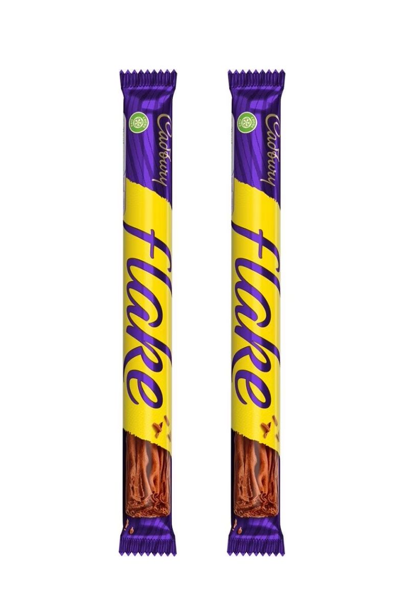 Cadbury Flake milk chocolate bar 32g in yellow and purple foil packaging — authentic UK import